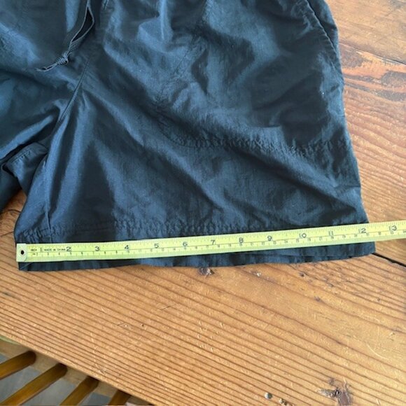 Columbia Shorts - Size Medium - Elastic Waist w/Liner - Picture 5 of 8